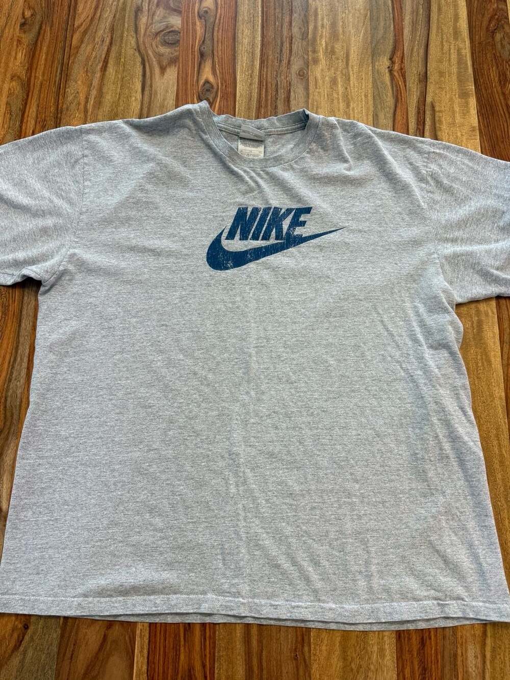 Vintage Y2K Nike T-Shirt Size XL Gray Center Swoosh Logo Tee